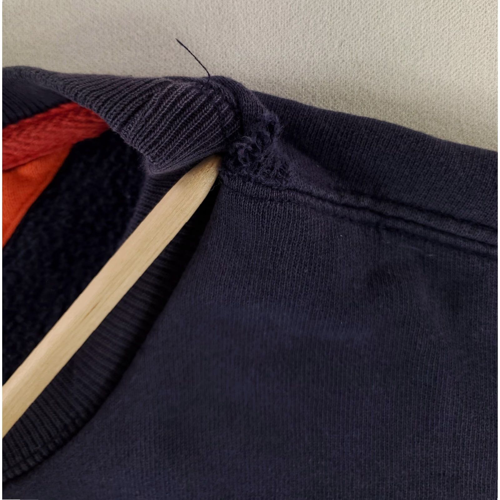 Tommy Hilfiger VINTAGE Tommy Hilfiger Sweatshirt Mens M Blue Distressed 90s Spellout Pullover Size US M / EU 48-50 / 2 - 2 Thumbnail