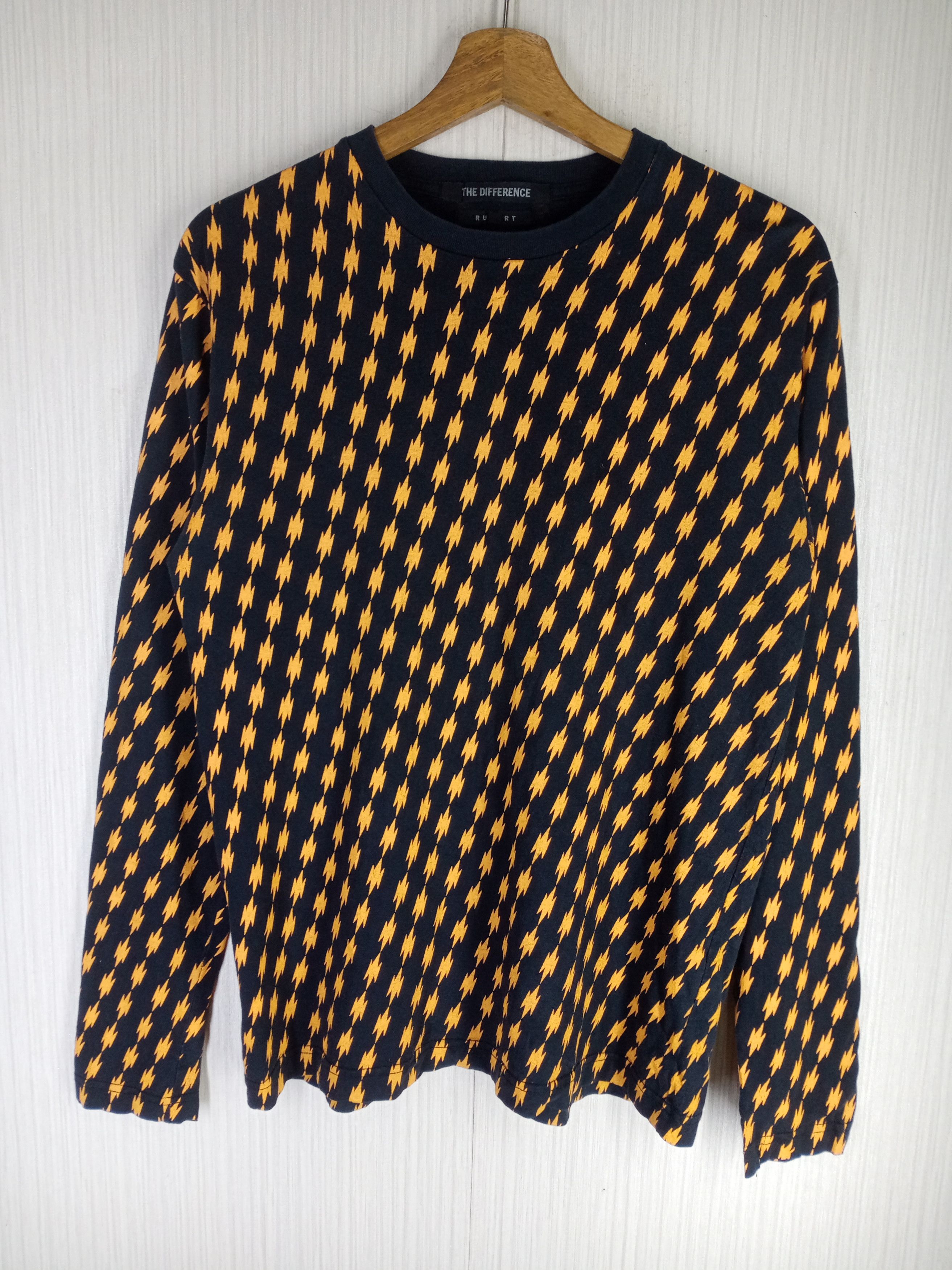 If Six Was Nine × Japanese Brand × Le Grande Bleu (L.G.B.) Rare The Difference Dupert Long Sleeve Tshirt Size US M / EU 48-50 / 2 - 1 Thumbnail