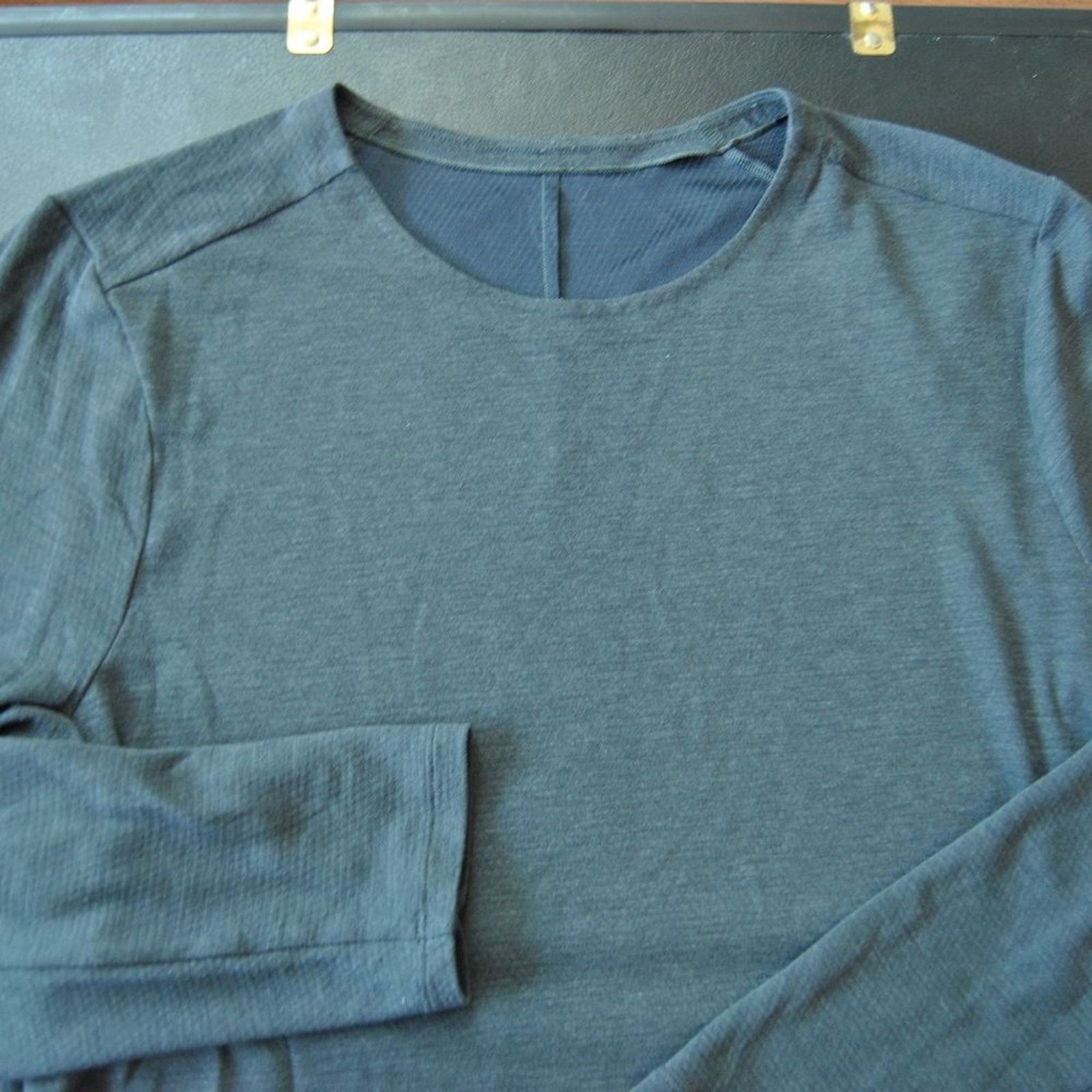 Lululemon Lululemon Athletica Small Dark Gray Long Sleeve Shirt Size US S / EU 44-46 / 1 - 2 Thumbnail