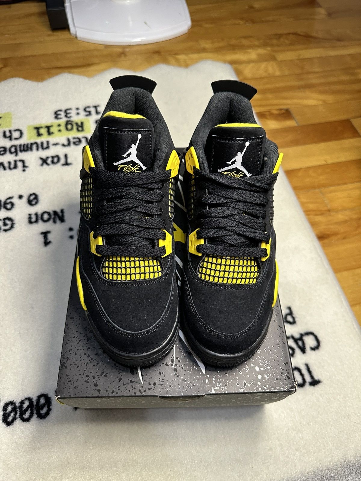 Jordan Brand Jordan 4 Retro Thunder (2023) (GS) Size US 5 / EU 37 - 3 Thumbnail