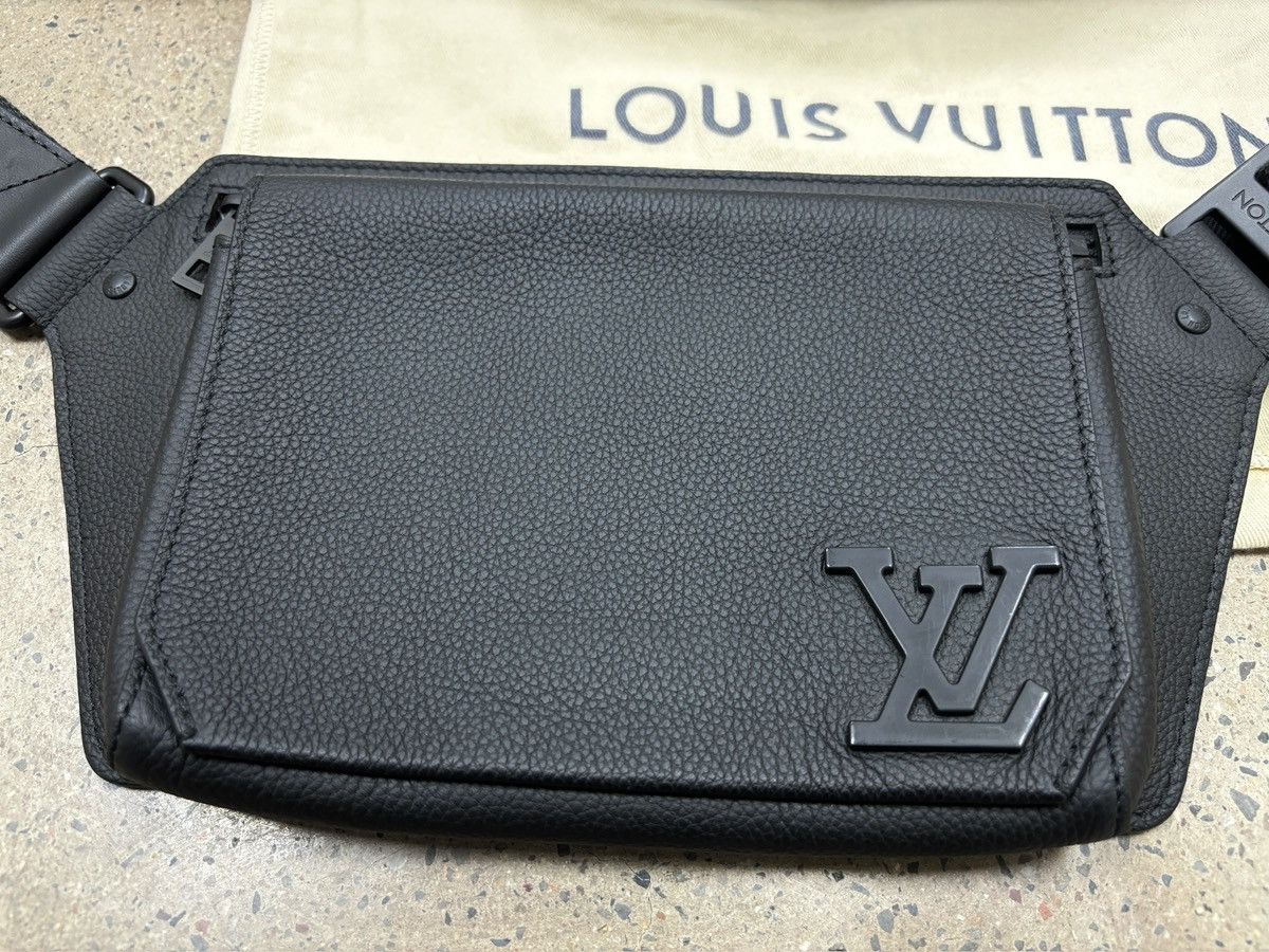 Louis Vuitton LV Louis Vuitton Takeoff Crossbody Aerogram Size ONE SIZE - 5 Thumbnail