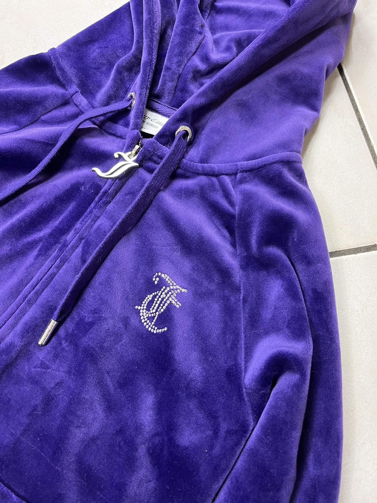Juicy Couture × Vintage Vintage style y2k Juicy Couture velour tracksuit set velvet Size XXS / US 00 / IT 34 - 13 Thumbnail