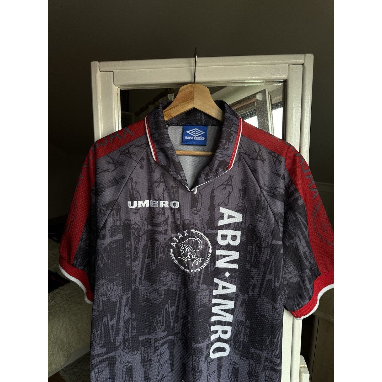 Umbro AJAX 1996 1997 AWAY SHIRT FOOTBALL SOCCER JERSEY UMBRO MENS Size US L / EU 52-54 / 3 - 7 Thumbnail