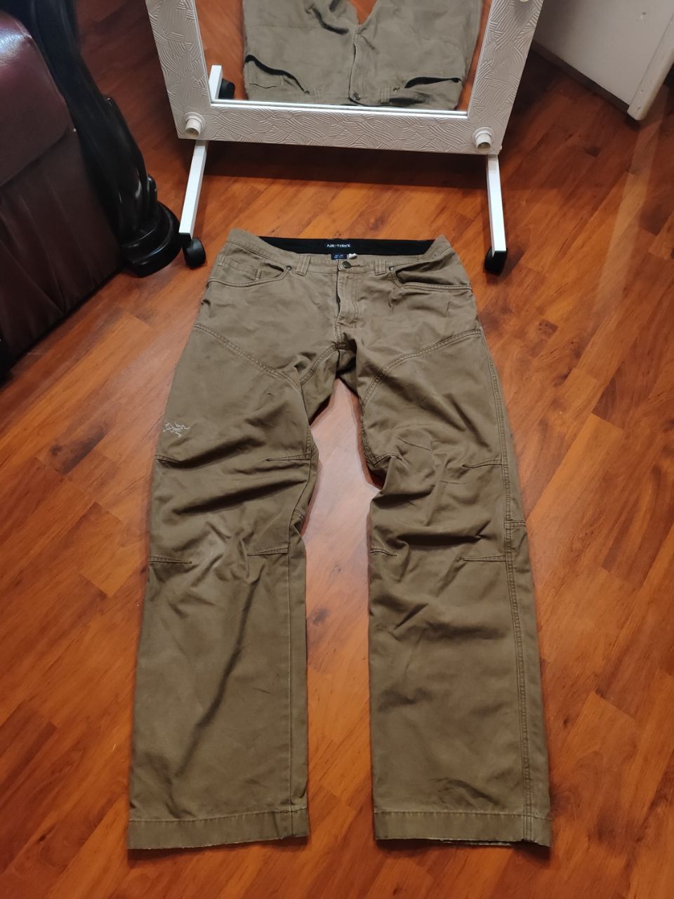 image of Vintage Arcteryx Cargo Pants Brown, Men's (Size 34)