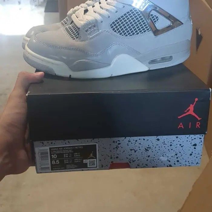 Jordan Brand Jordan 4 Retro Frozen Moments AQ9129 001 Size 10 US Women Size US 8.5 / EU 41-42 - 6 Thumbnail