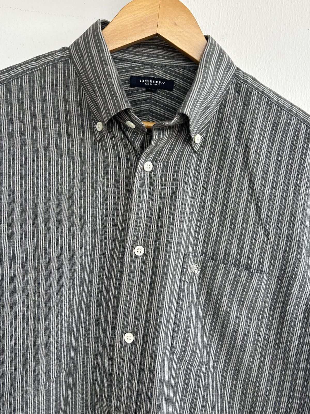 Burberry Burberry London Vintage Button Up Gray Stripe Size US XL / EU 56 / 4 - 3 Thumbnail