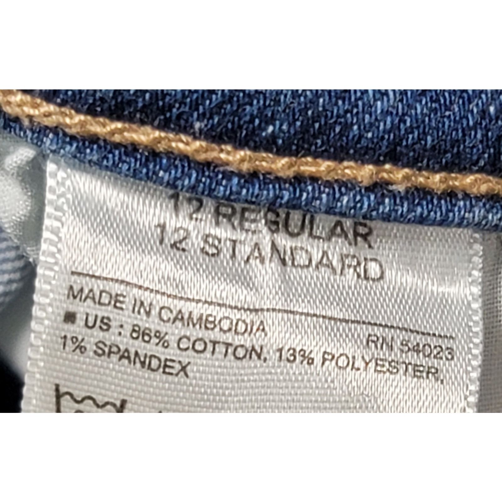 Old Navy Old Navy Light Blue Mid Rise Denim Jeans 12R Lightweight Size 34" / US 12 / IT 48 - 4 Thumbnail