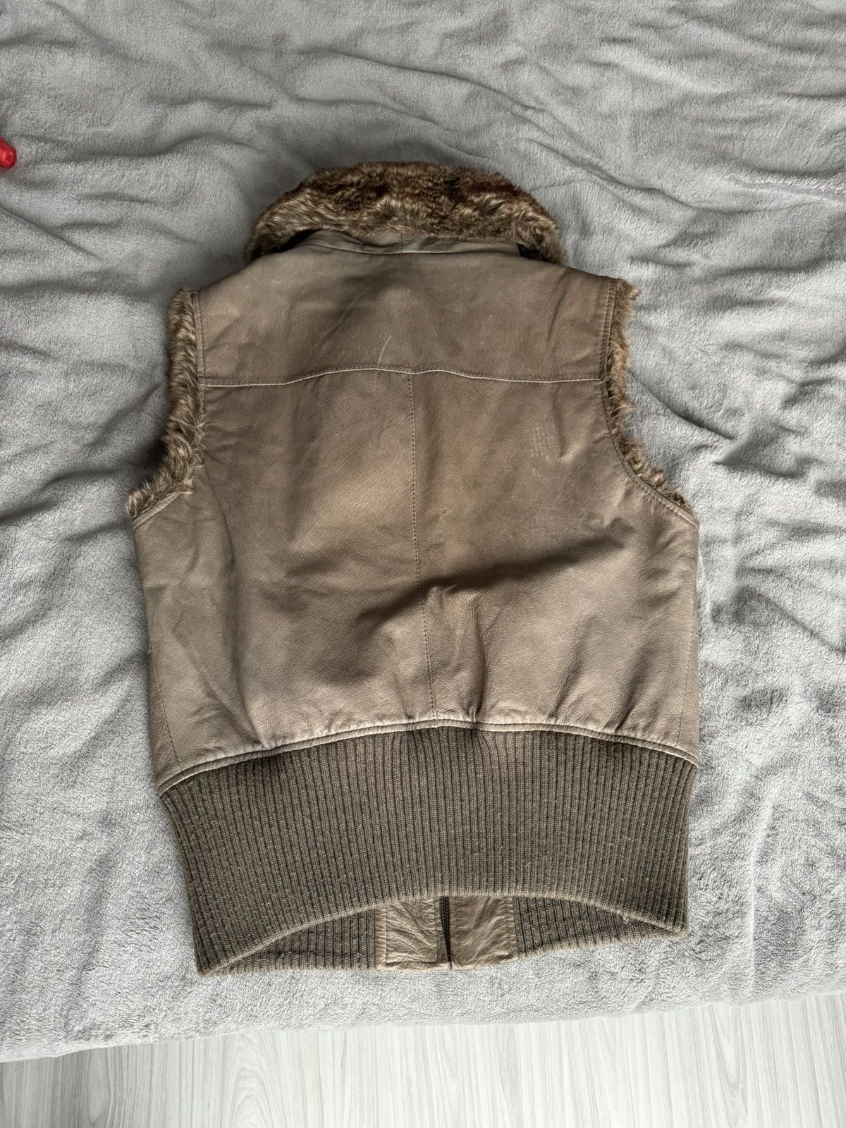 Japanese Brand × Vintage Vintage Leather Fur Bondage Vest Size L / US 10 / IT 46 - 4 Thumbnail