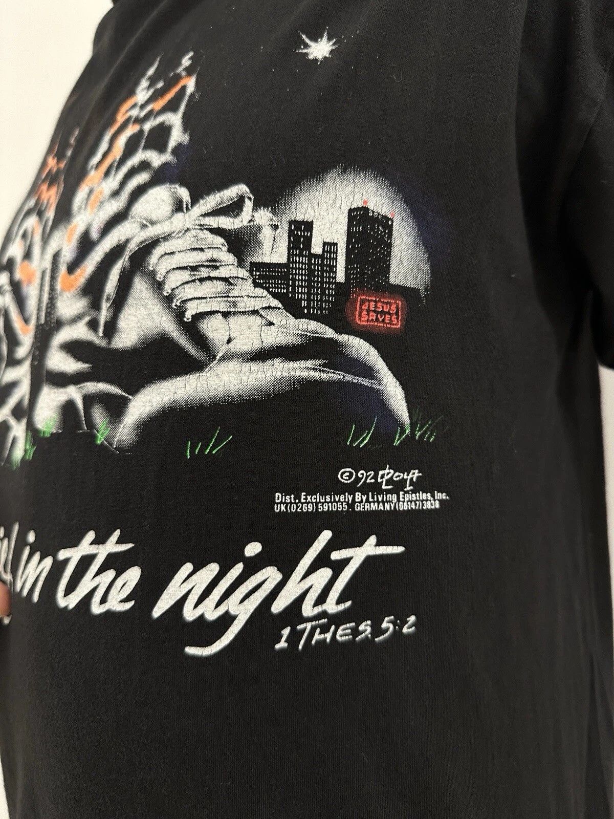 Vintage Vintage 1990s 90s T-Shirt Like a thief in the night 1992 Size US M / EU 48-50 / 2 - 3 Thumbnail