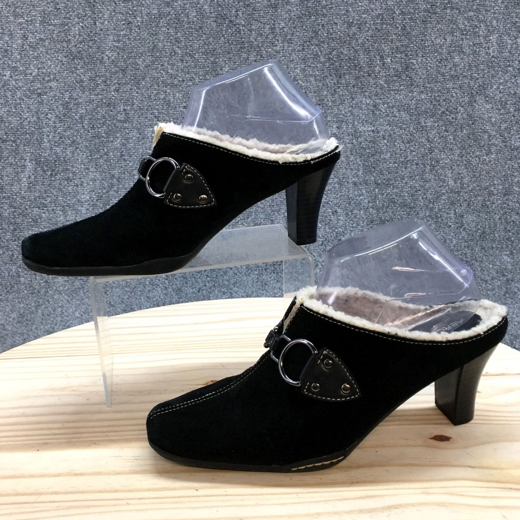 Vintage Aerosoles Sandals Womens 9.5 B Casual Slip On Lined Mules Black Suede Heels Size US 10 / IT 40 - 2 Thumbnail