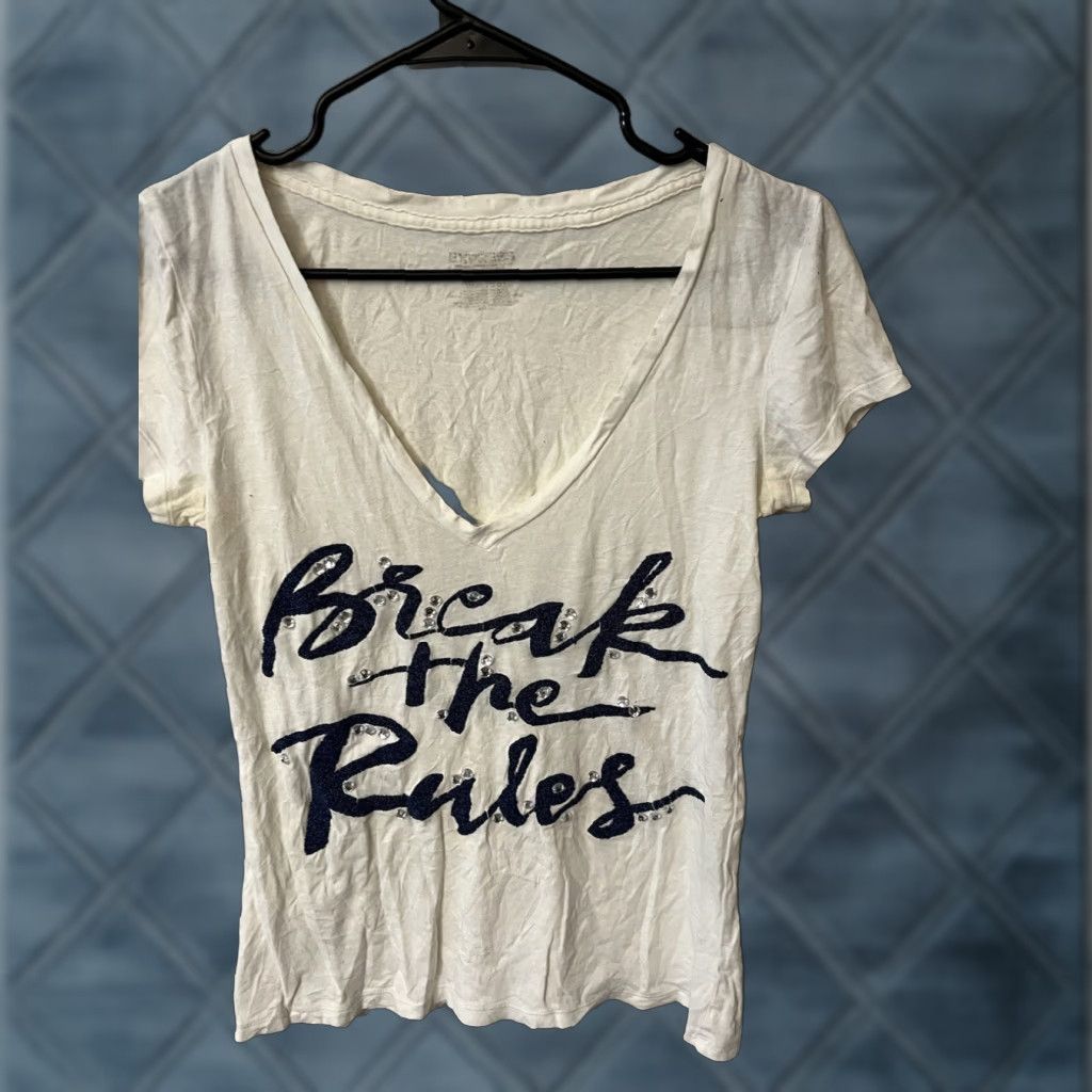 Express Express White V Neck Graphic Shirt Casual Wear Women's Size S Size S / US 4 / IT 40 - 1 Thumbnail