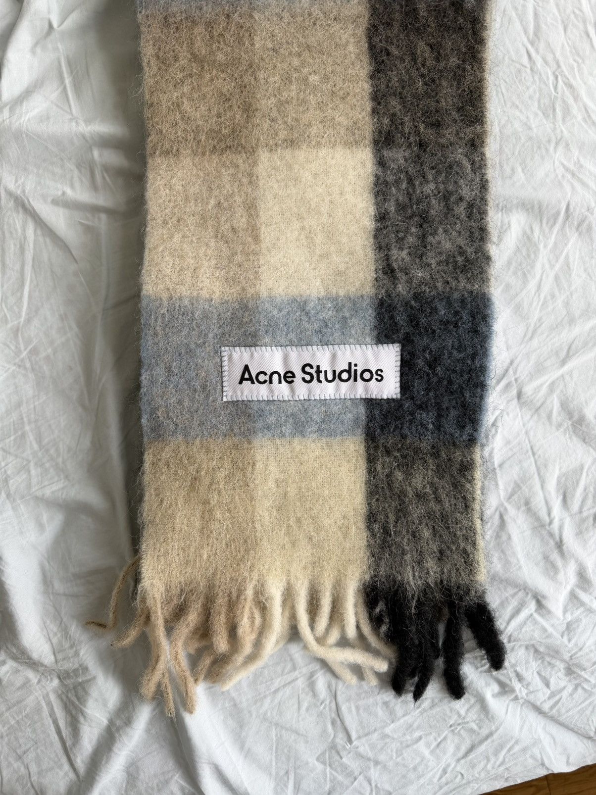Acne Studios Acne Studios Mohair Checked Scarf Size ONE SIZE - 1 Thumbnail