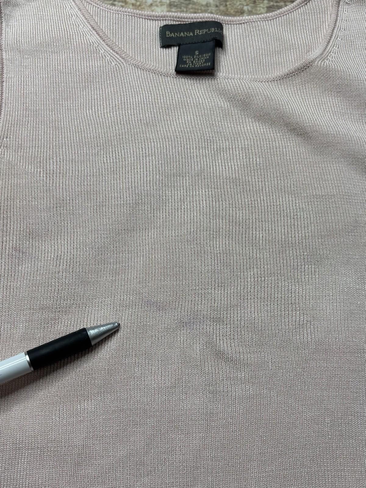 Banana Republic Y2K 2000 Banana Republic Tank Top Women Small Silk Knit Pink Size S / US 4 / IT 40 - 5 Thumbnail