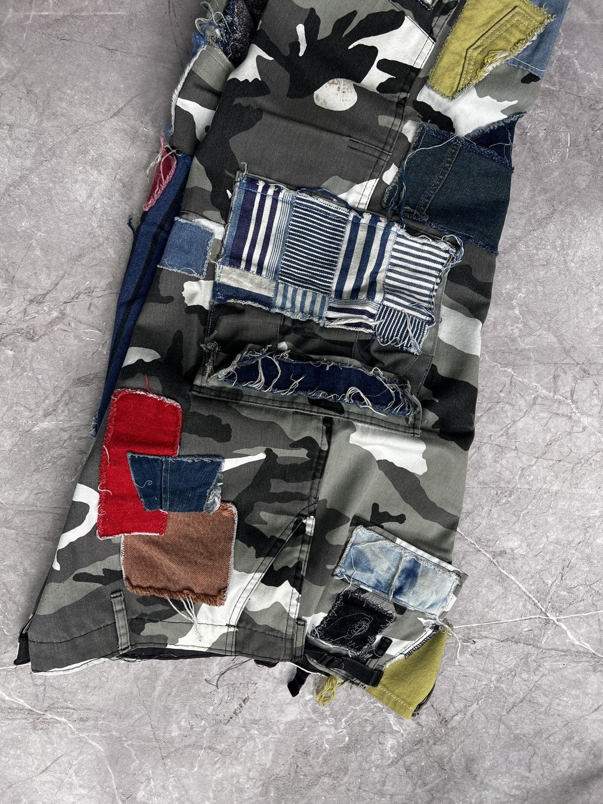 Japanese Brand VINTAGE MILITARY CUSTOM PATCHWORK JAPANESE BAGGY CARGO PANTS Size US 34 / EU 50 - 8 Thumbnail