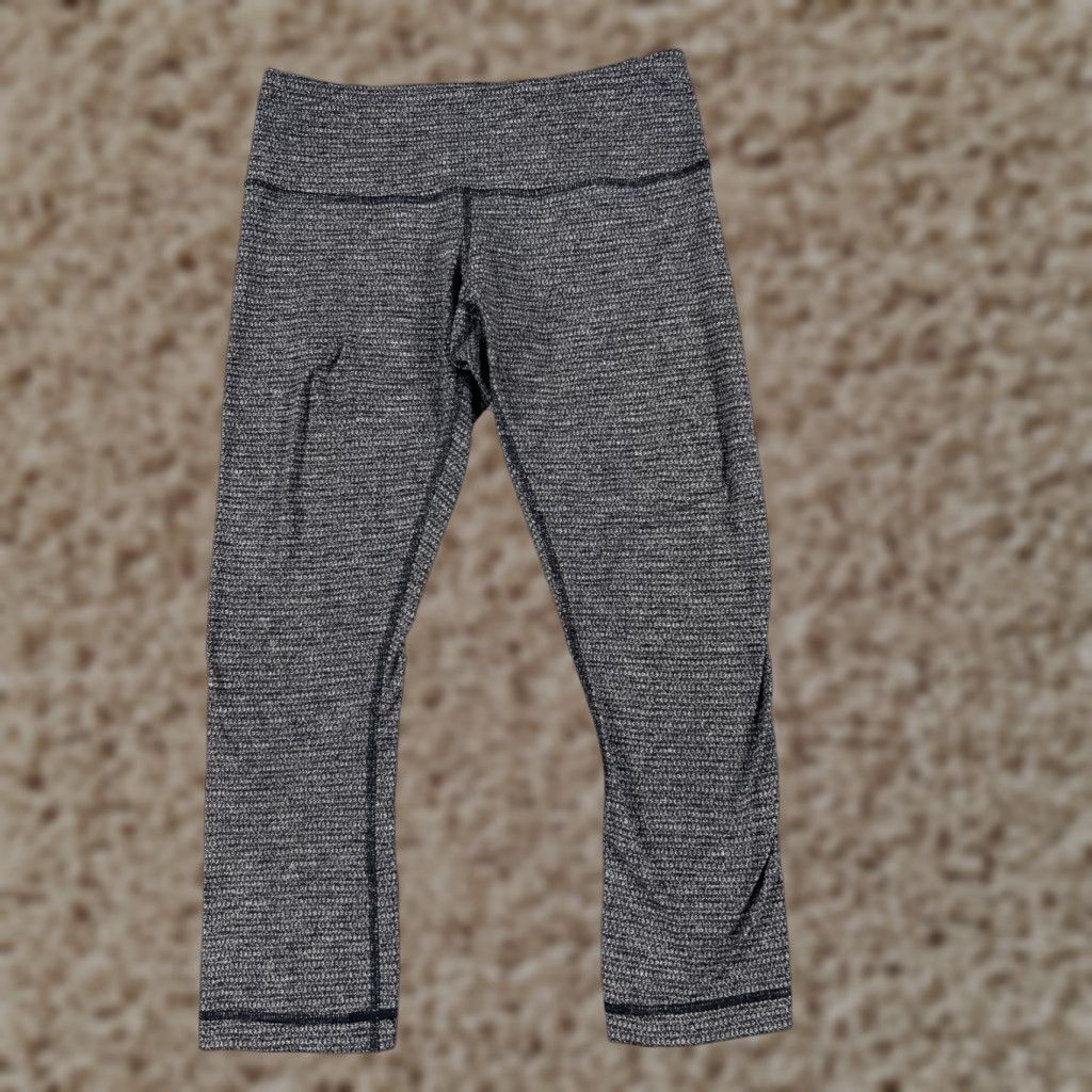 Lululemon VINTAGE Lululemon Wunder Under Pants Womens 6 Gray Cropped 21 in Inseam Athletic Yoga Stretch W6889S Size 28" / US 6 / IT 42 - 1 Thumbnail