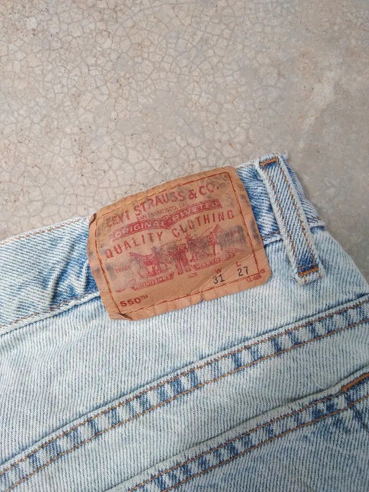 Levi's Vintage Levi's Jeans 550 Distressed Denim 31x28 Size US 31 - 4 Thumbnail