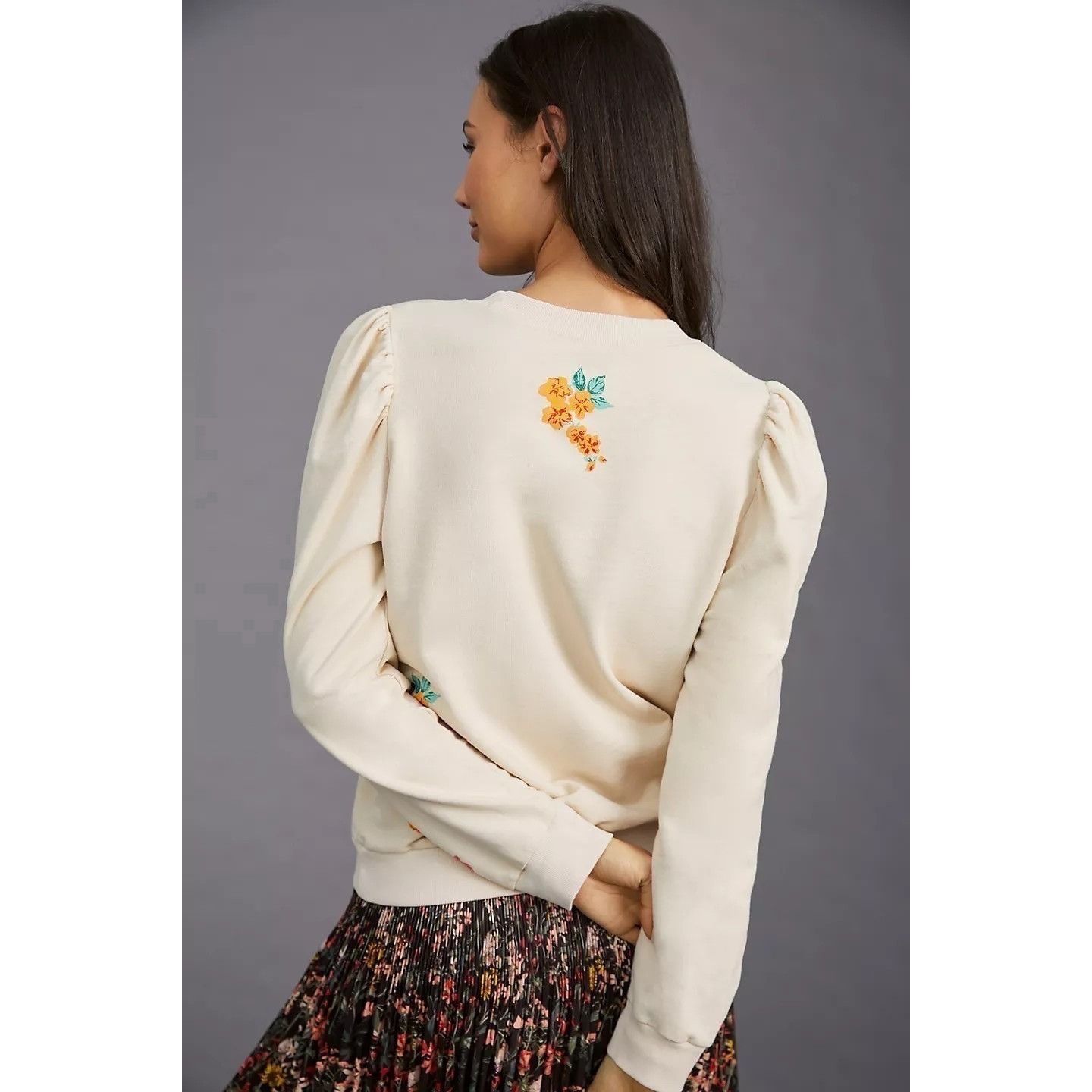 Anthropologie Tiger Print Cream Sweatshirt With Ruffle Shoulder Detail Size XS / US 0-2 / IT 36-38 - 2 Thumbnail