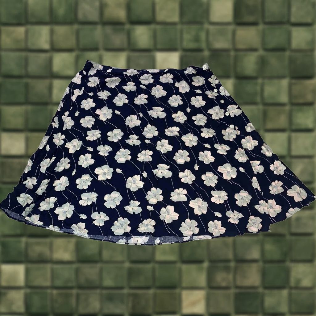 Chaps Chaps Plus Size Womans Floral Button Side Shift Skirt 4X Multicolor Midi Skirt Womens Summer Floral City 4X Size 40" / US 18 - 1 Thumbnail