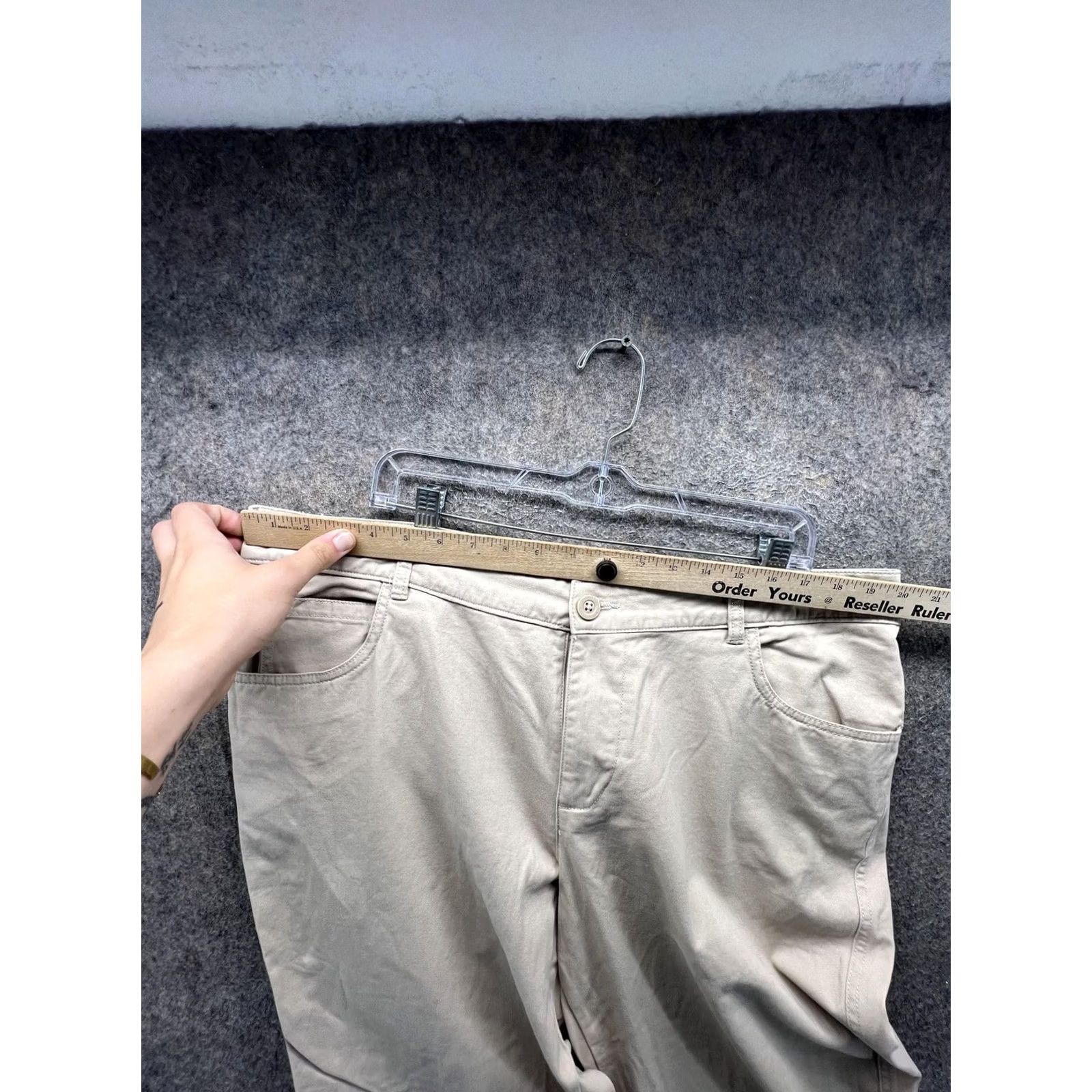 Vintage Columbia Pants Mens 40x32 Beige Chino Cotton Regular Fit Straight Leg Casual Size US 40 / EU 56 - 3 Thumbnail