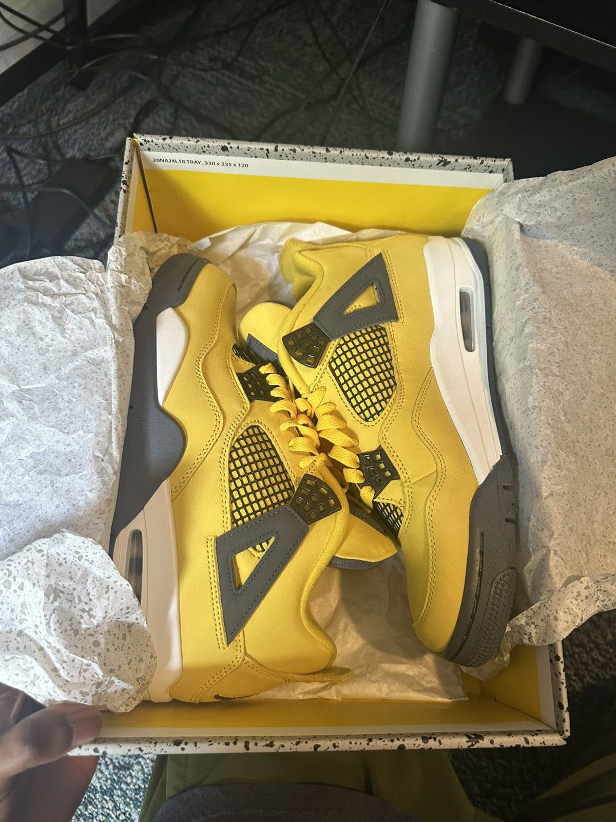 Jordan Brand Jordan 4 mid lighting Size US 9 / EU 42 - 1 Thumbnail