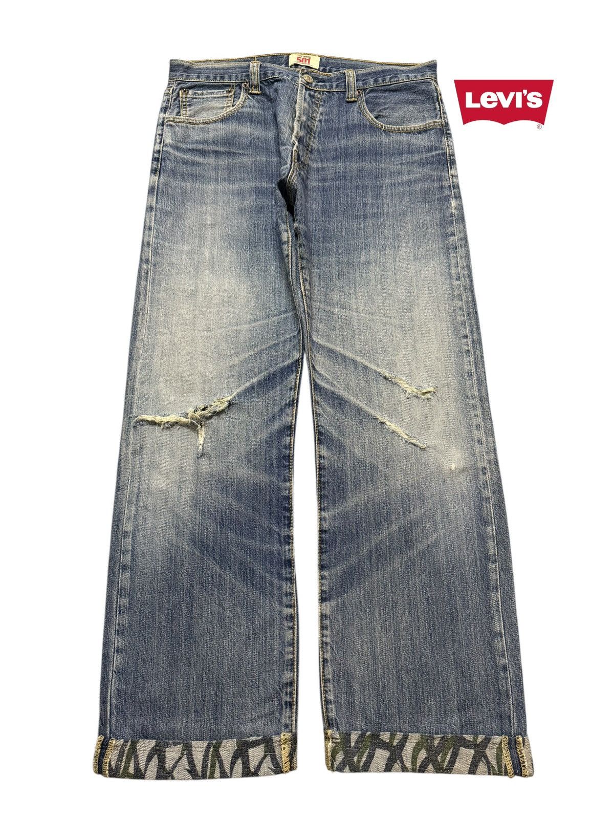 Levi's Vintage Y2K Levis 501 Blue Faded Wash Distressed Wide Leg Size US 32 / EU 48 - 1 Thumbnail