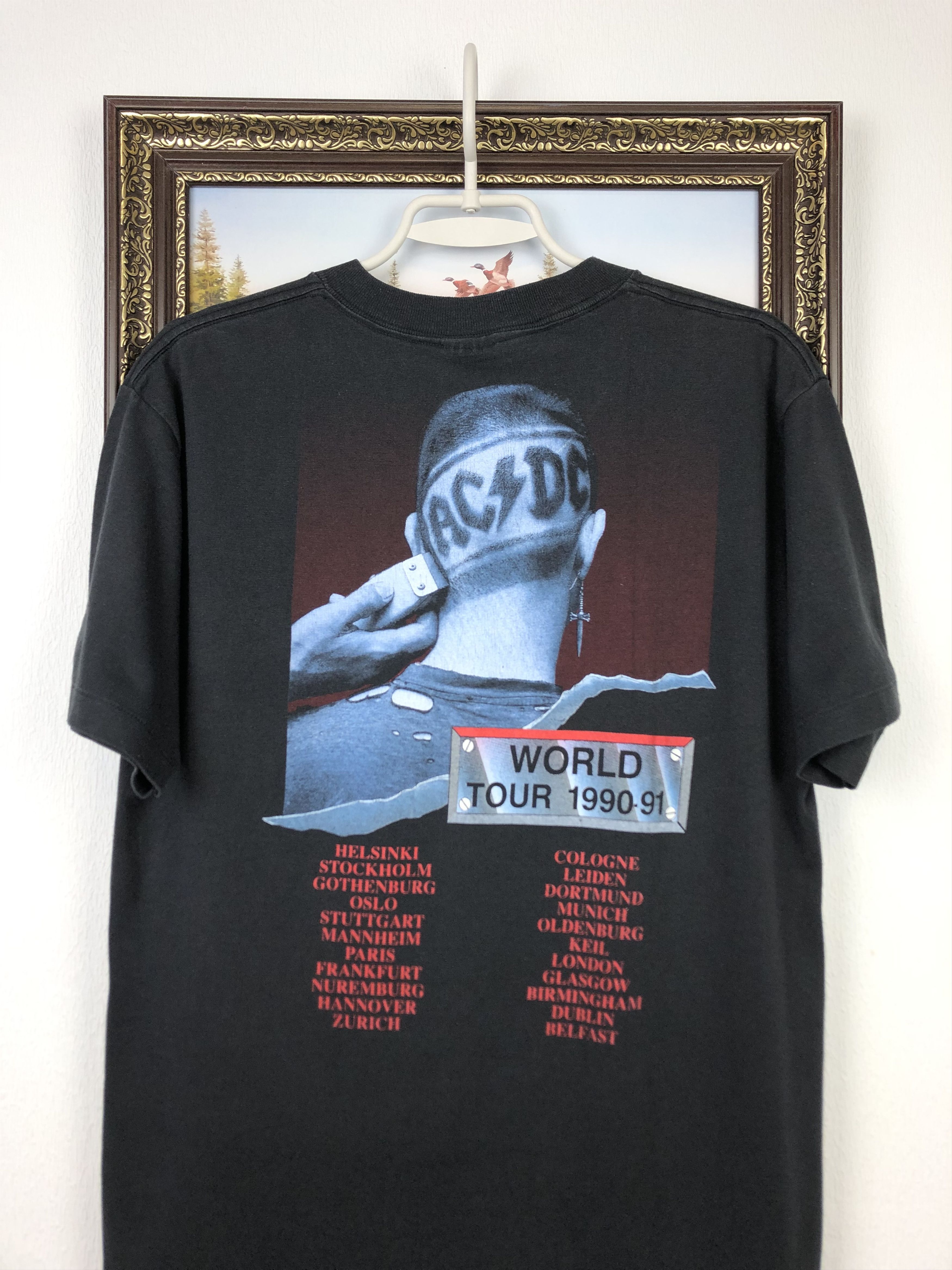 Vintage Vintage ACDC AC/DC 1991 World Tour Back in Black Shirt Tee Size US L / EU 52-54 / 3 - 10 Thumbnail