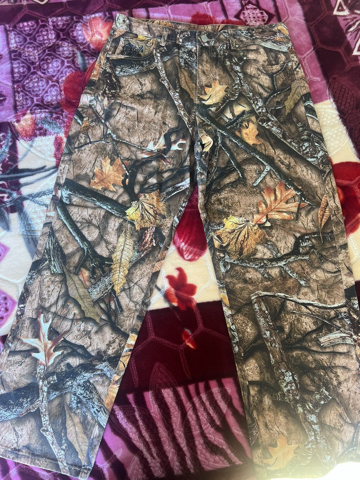 image of 8Thwndr Camo Baggy Jeans Size 34, Men's
