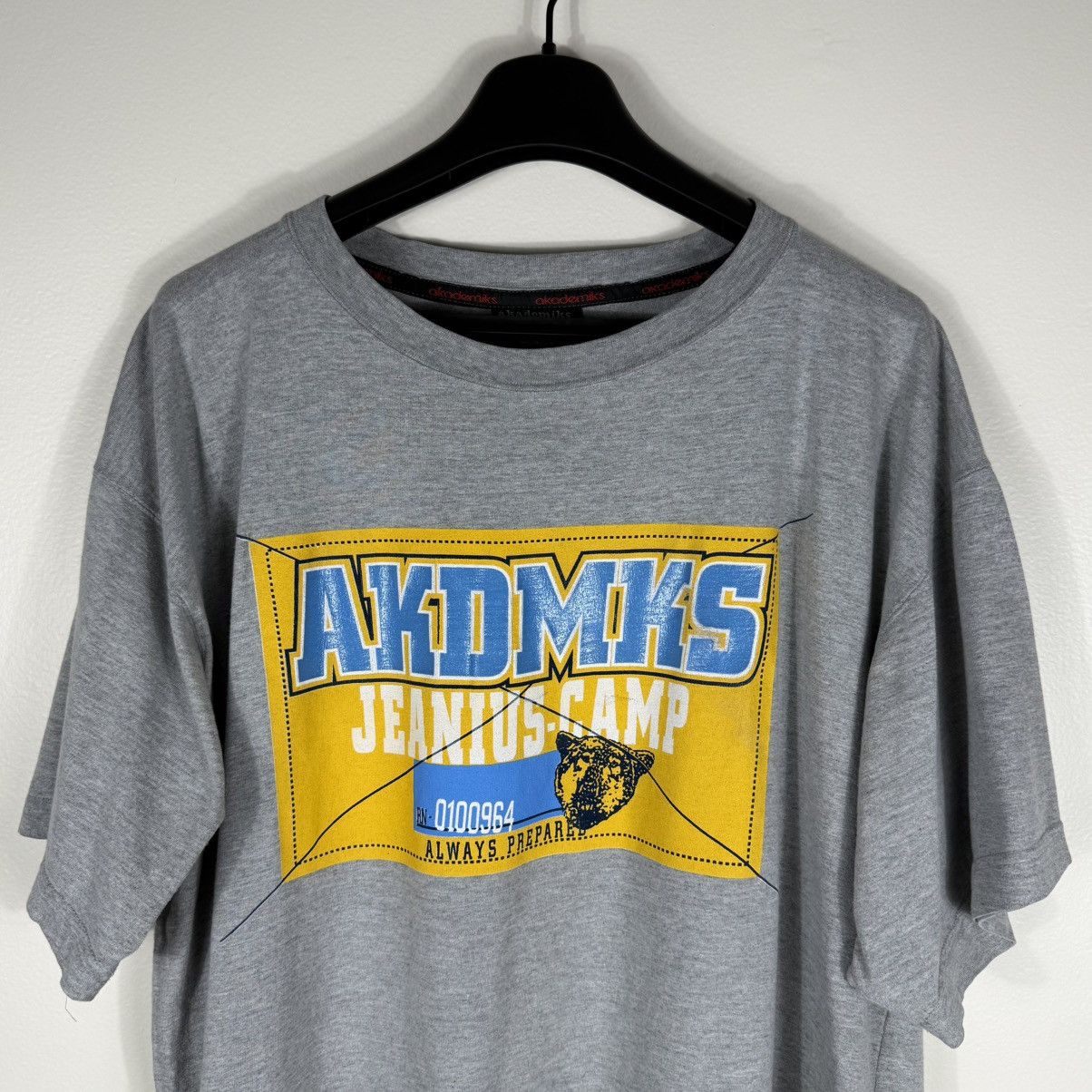 Akademiks Akademiks Mens Graphic Tee Jeanious Camp Logo Made In Usa Size US XXL / EU 58 / 5 - 2 Thumbnail