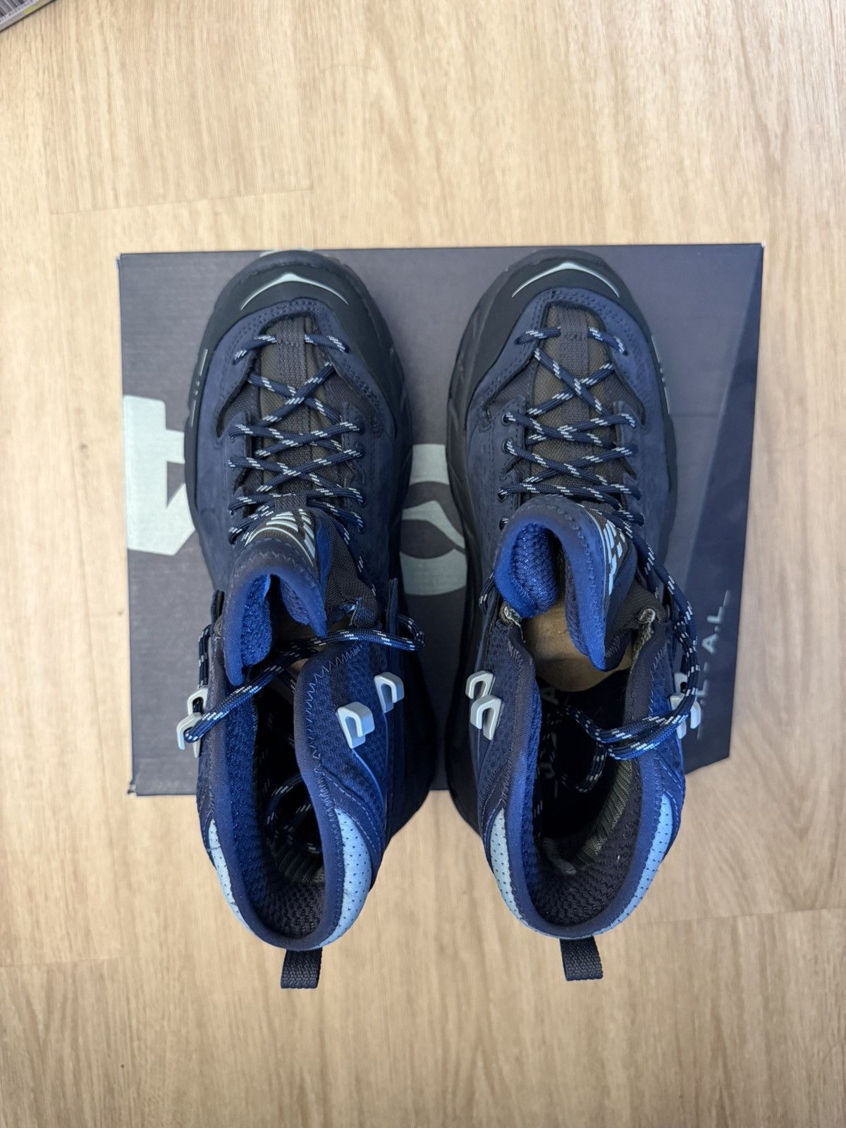 Hoka × _J.L-A.L_ Hoka x JLAL Tor ultra hi Size US 7.5 / EU 40-41 - 2 Thumbnail