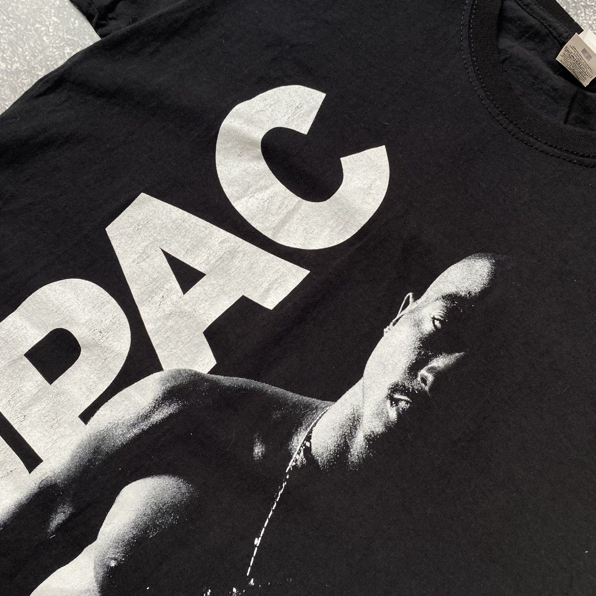 Rap Tees Vintage Tupac 2Pac Big Logo 2016 rap black tee Size US S / EU 44-46 / 1 - 3 Thumbnail