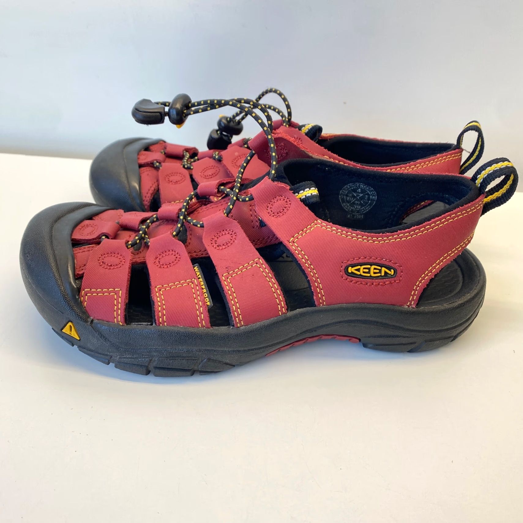 KEEN KEEN Women’s Newport Waterproof Hiking Sandals Shoes 4 Red Yellow Outdoor Sandal Sports Shoes Womens Size US 4 / IT 34 - 5 Thumbnail