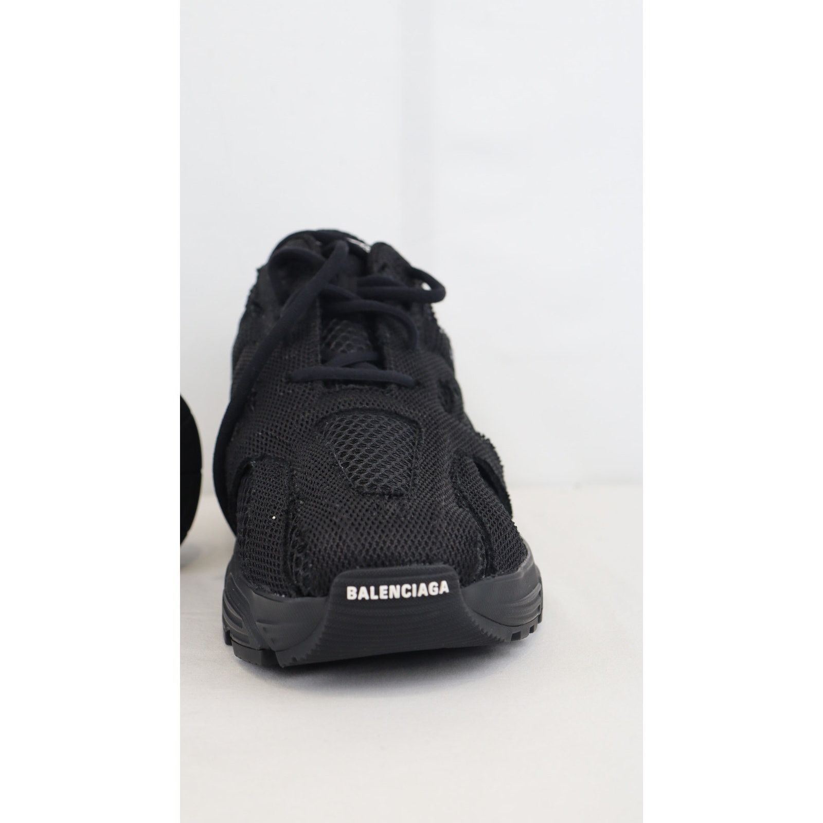 Balenciaga o1rshd1 Q:3 / Monocolor Fabric Mesh Phantom Sneaker in Black Size US 11 / EU 44 - 9 Thumbnail