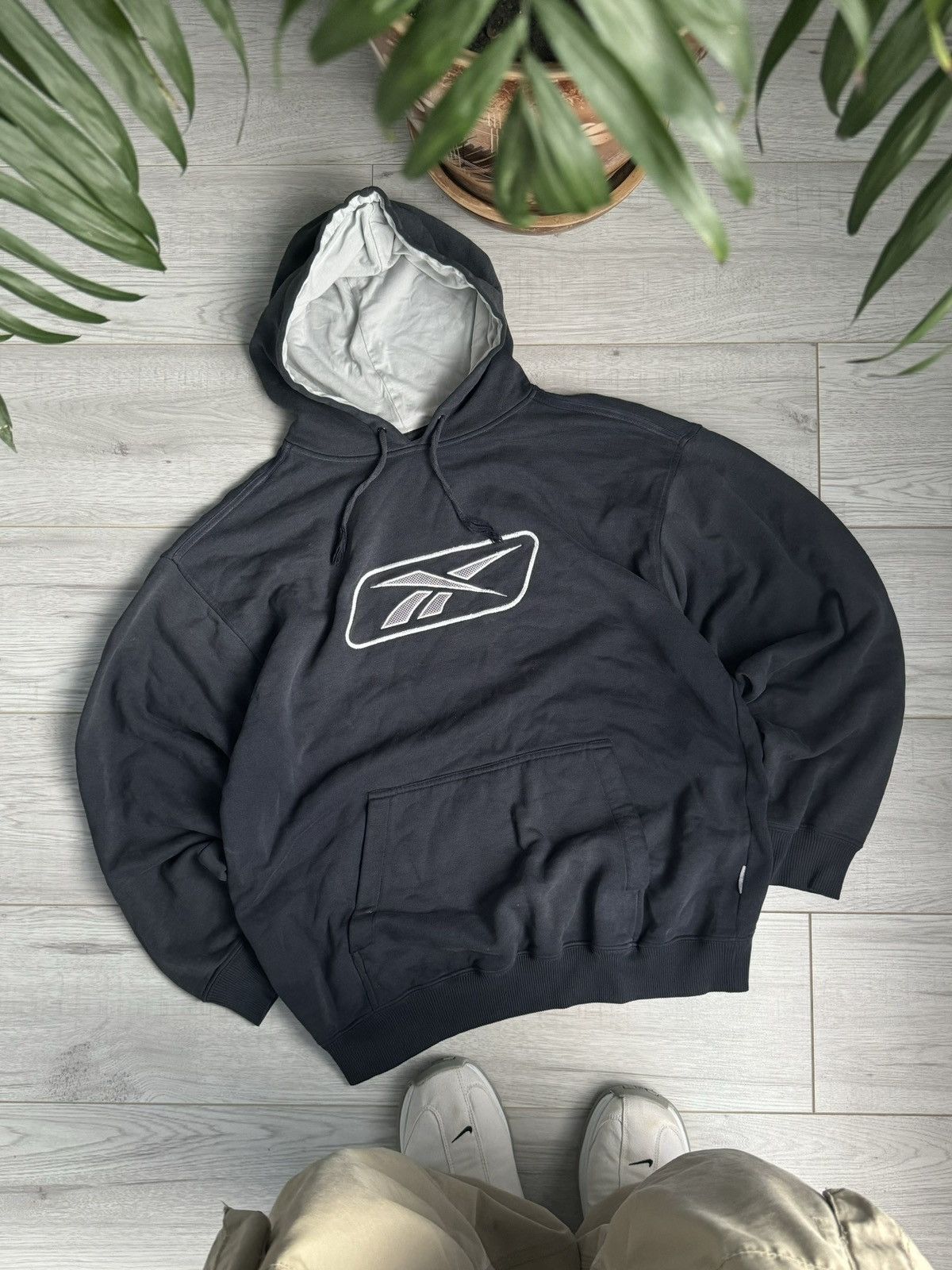 Reebok × Vintage Vintage Oversized Hype Faded Black Hoodie center logo Reebok Size US L / EU 52-54 / 3 - 1 Thumbnail