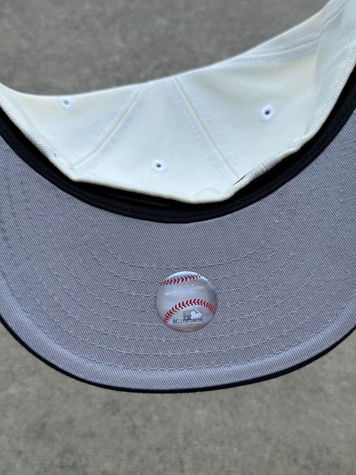 MLB × New Era Cleveland Indians Chrome White Two Tone Fitted Hat 7 1/4 Size ONE SIZE - 3 Thumbnail