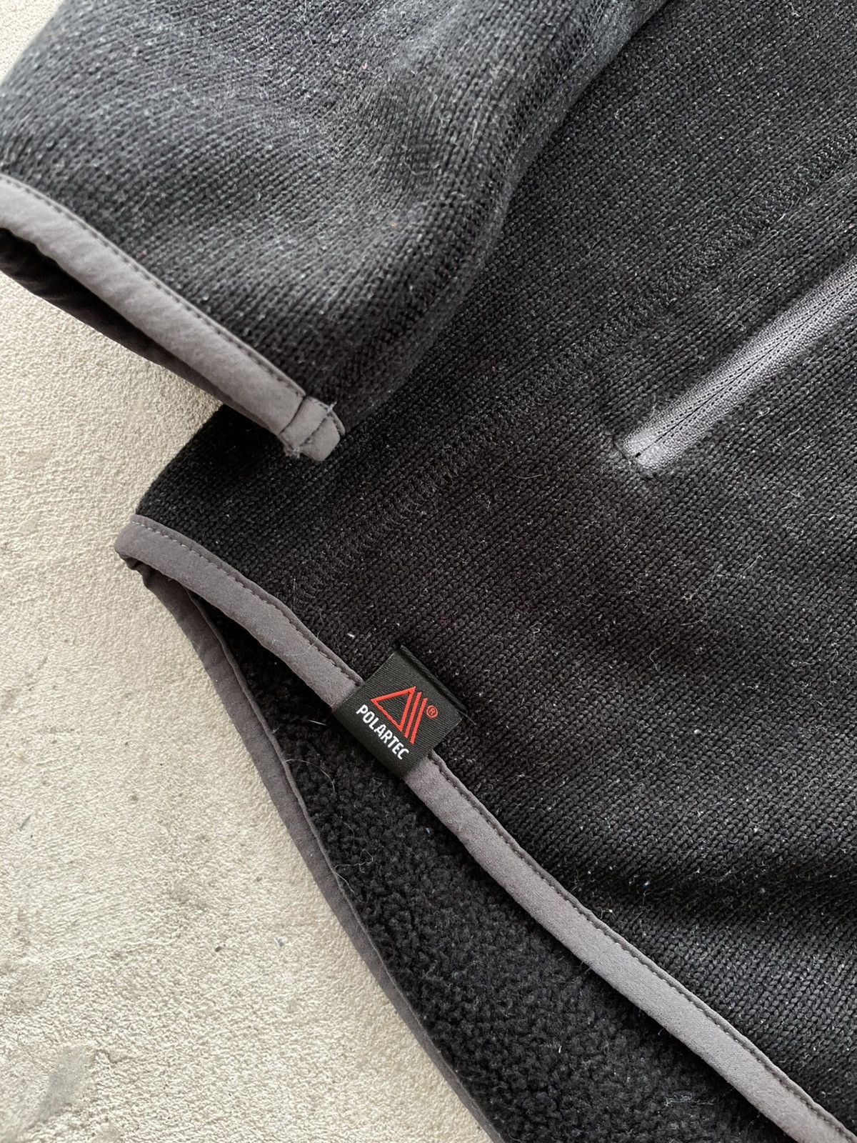 Berghaus Vintage Berghaus Polar Fleece Zip Jacket Black Outdoor Size US S / EU 44-46 / 1 - 7 Thumbnail
