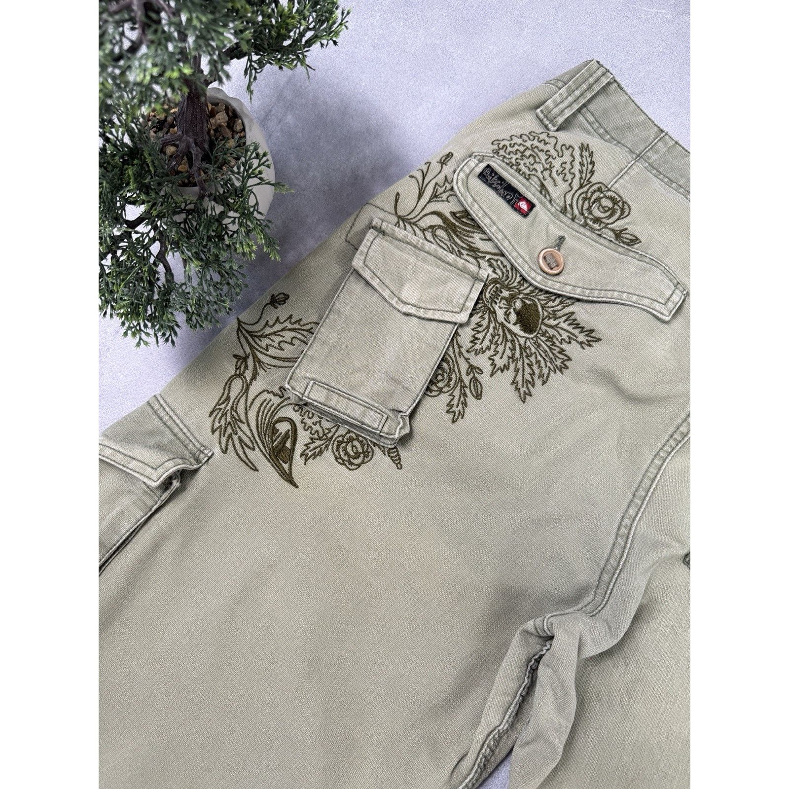 Quicksilver Vintage QuickSilver Cargo Pants Embroidered Men Size 34 Size US 34 / EU 50 - 14 Thumbnail