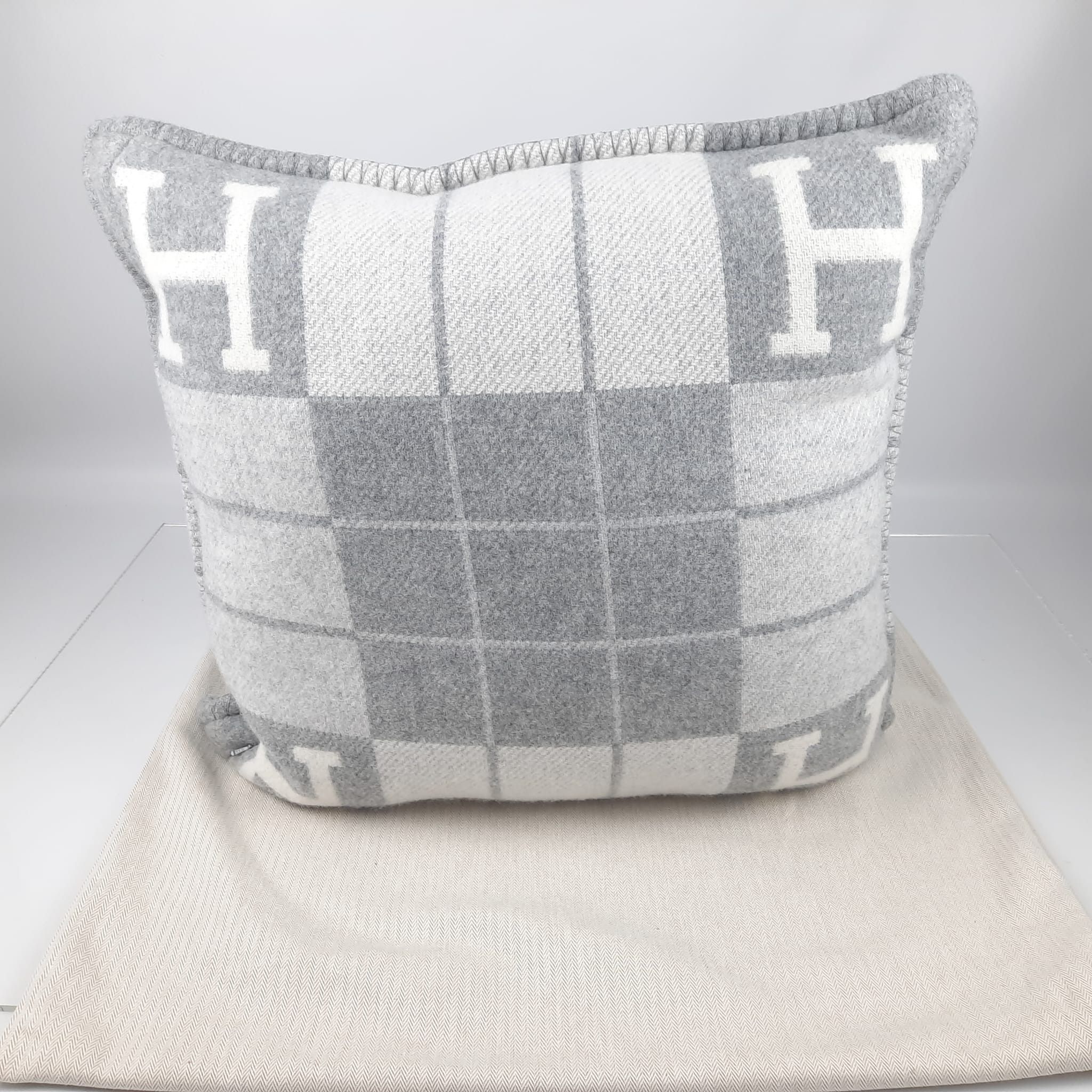 image of Hermes Avalon Iii Pillow, Small Model, Women's