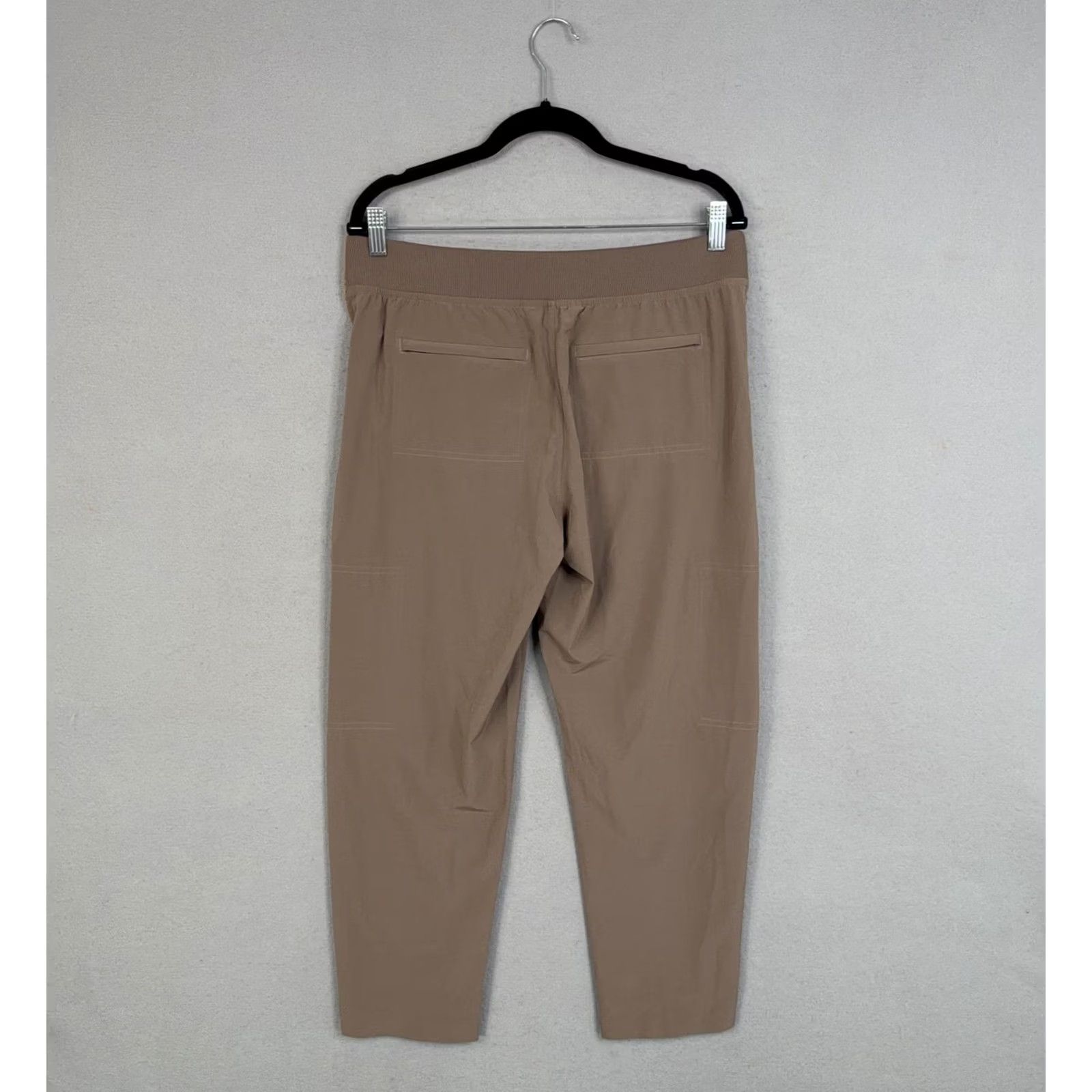 Athleta Athleta Pants Womens 4P Brown Cropped Relaxed Elastic Zip Pockets Hiking Travel - Women - 4P Petite - Cropped Fit - Athleisure Size 27" / US 4 / IT 40 - 7 Thumbnail