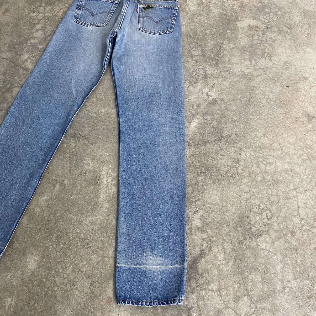 Levi's Size 29x36 Vintage 1997 Levis 501 Faded Blue Denim Jeans Size US 29 - 19 Thumbnail