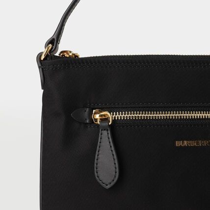 Burberry o1w1db10226 Size: OS / Nylon Pouch Shoulder Bag​ In Black Size ONE SIZE - 5 Thumbnail