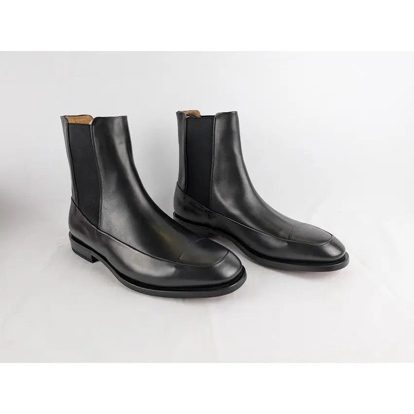 Salvatore Ferragamo o1s1rm0924 Boots in Black Size US 6.5 / EU 39-40 - 2 Thumbnail