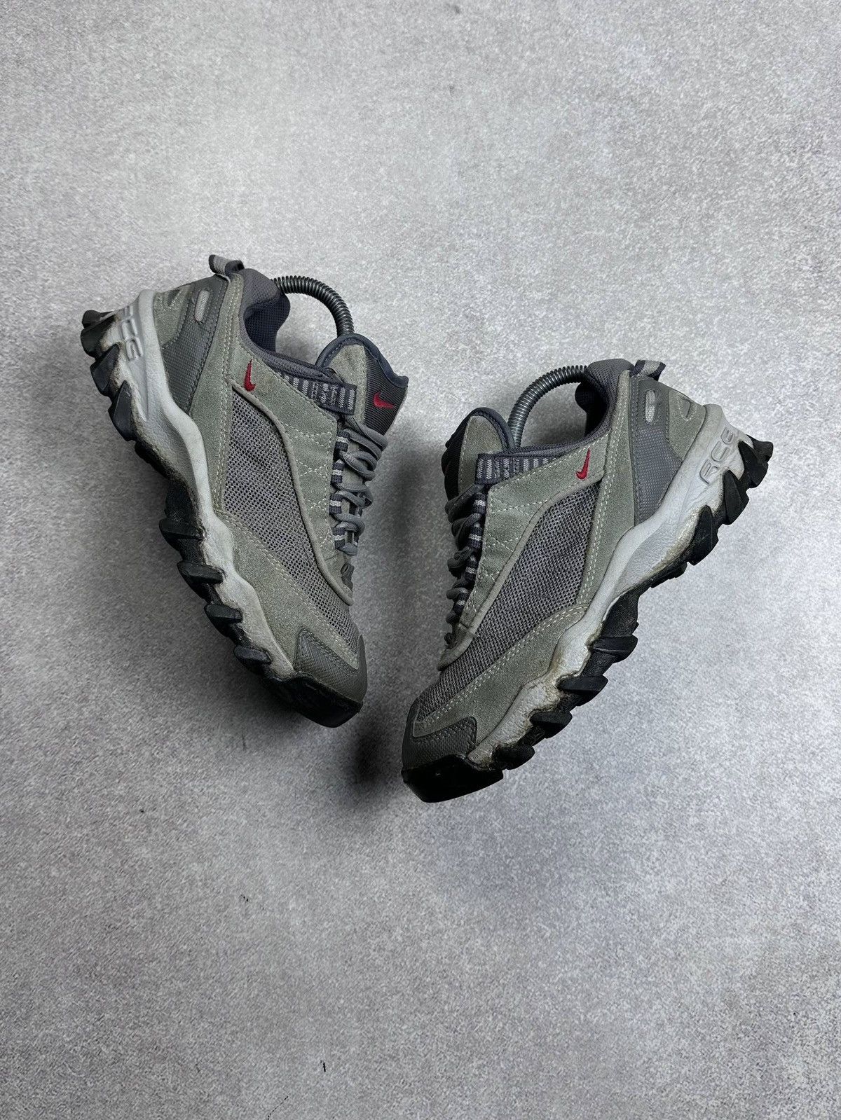 Nike ACG Vintage 00s Nike ACG Gorpcore Womans Sneakers Rare US 7 Size US 7 / IT 37 - 2 Thumbnail