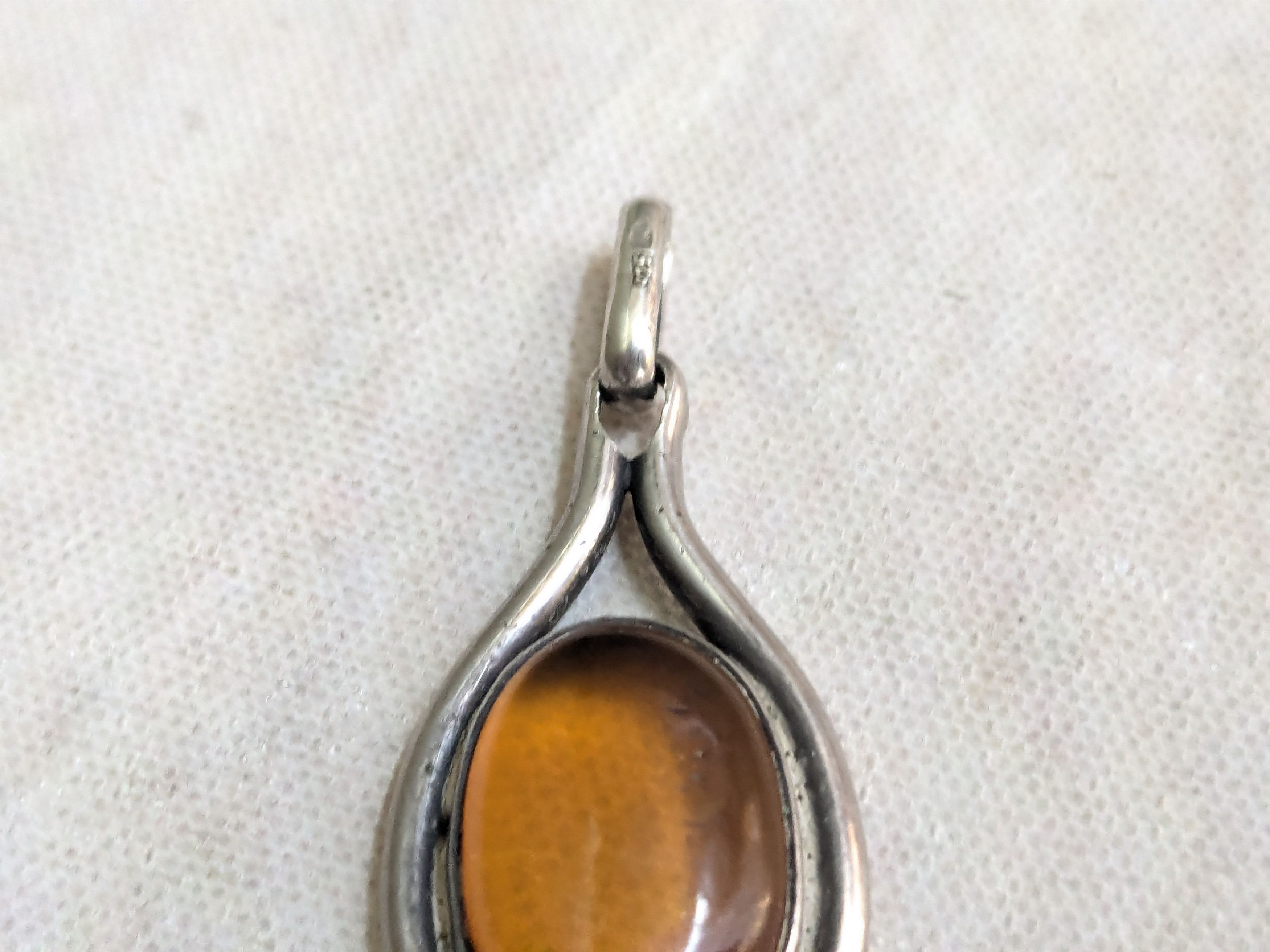 Jewelry × Vintage Vintage Sterling Silver Pendant Orange Amber Size ONE SIZE - 4 Thumbnail