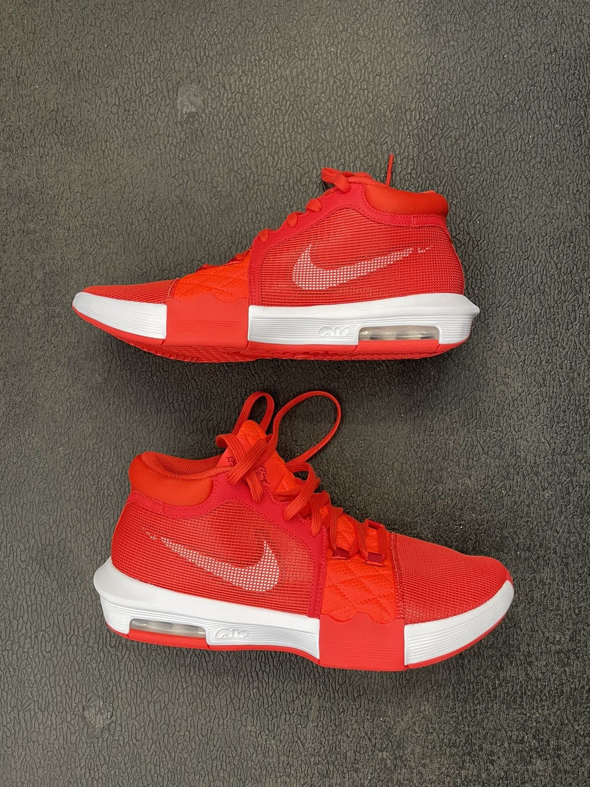 Nike Lebron Witness 8 VIII Crimson Basketball Shoes Size US 12 / EU 45 - 1 Thumbnail