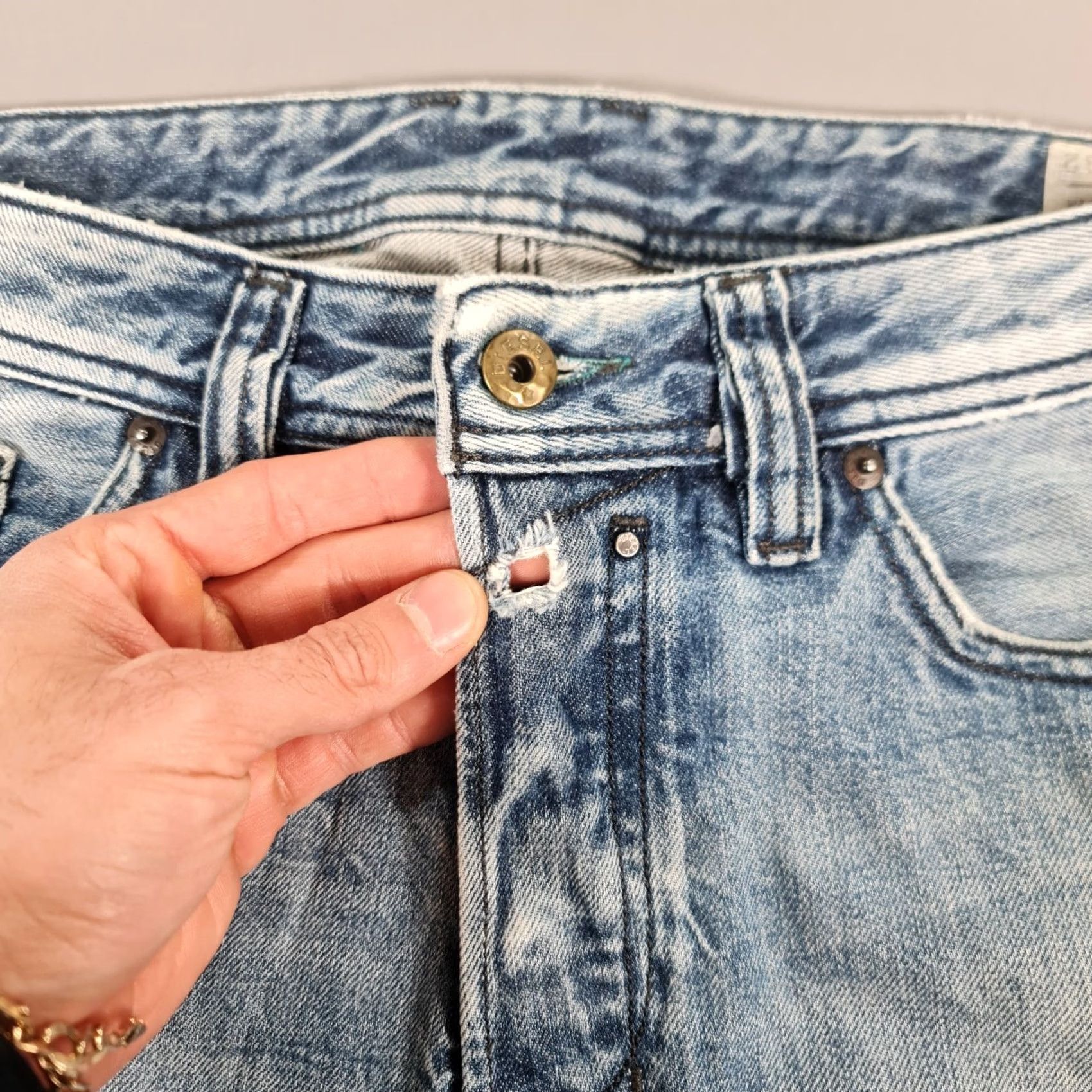 Diesel Diesel Jeans Blue W32 L32 SAFADO Distressed Straight Leg 0814A Mens Jeans W32 L32 Distressed Straight Leg Diesel Safado Men Size US 32 / EU 48 - 5 Thumbnail