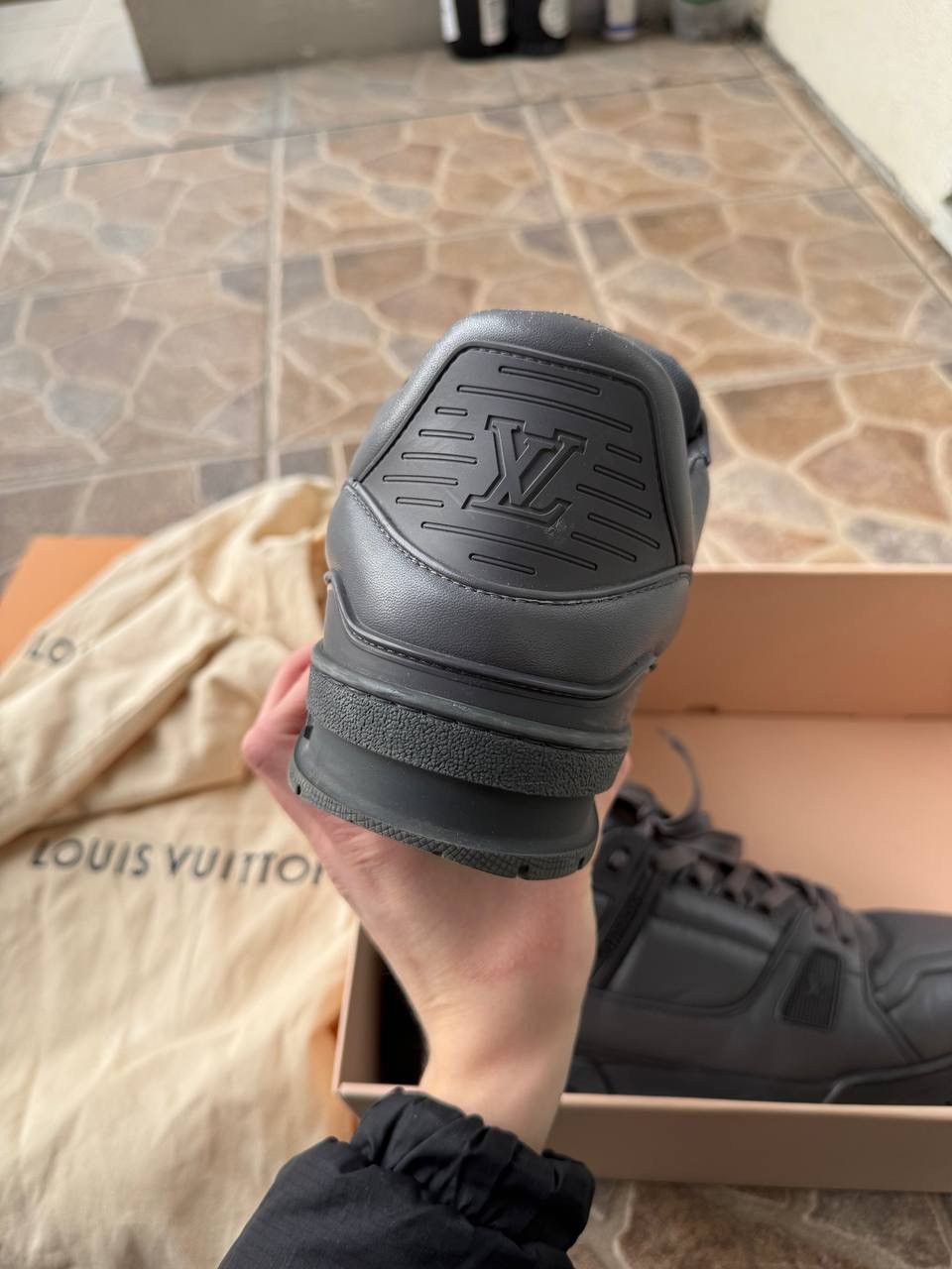 Louis Vuitton Louis Vuitton leather grey trainers Size US 11 / EU 44 - 5 Thumbnail