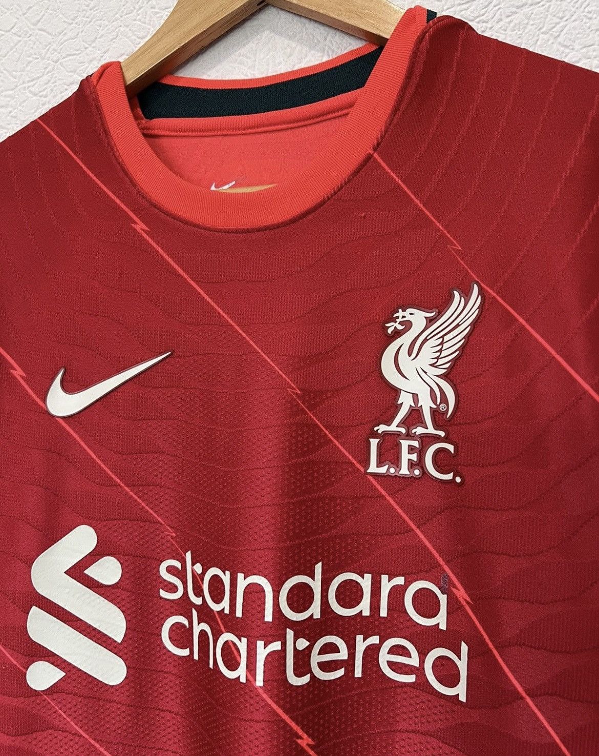 Nike LIVERPOOL NIKE 2021/2022 HOME KIT SOCCER JERSEY FOOTBALL Size US M / EU 48-50 / 2 - 3 Thumbnail