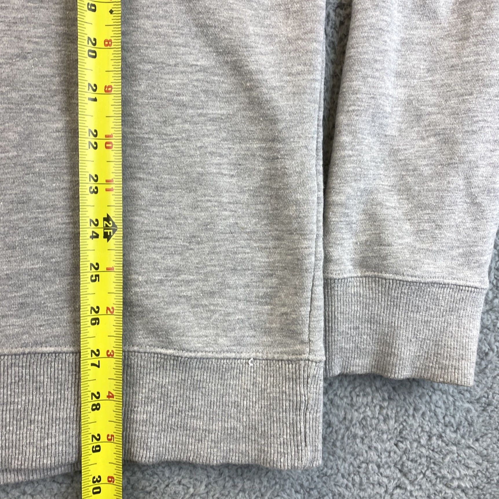 Champion Champion Sweatshirt Men’s Large Crew Neck Gray French Terry Pullover, Champion Brand, Logo, All Seasons, Cotton Blend, Regular Fit Size US L / EU 52-54 / 3 - 5 Thumbnail