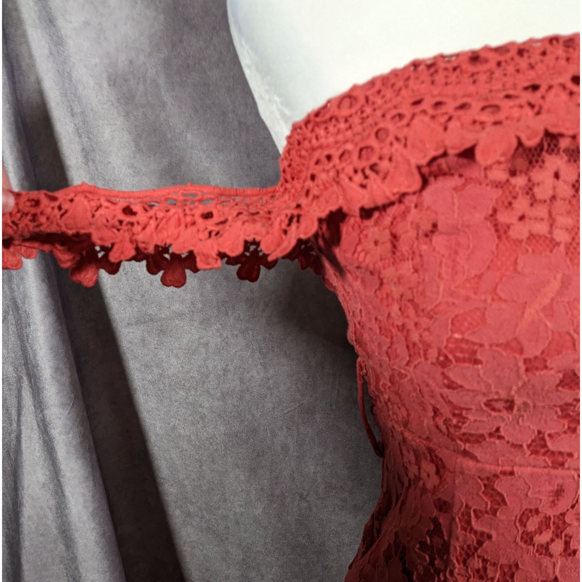 Other Love Triangle Coral Lace Cold Shoulder Floral Dress Size 10 Size L / US 10 / IT 46 - 10 Thumbnail