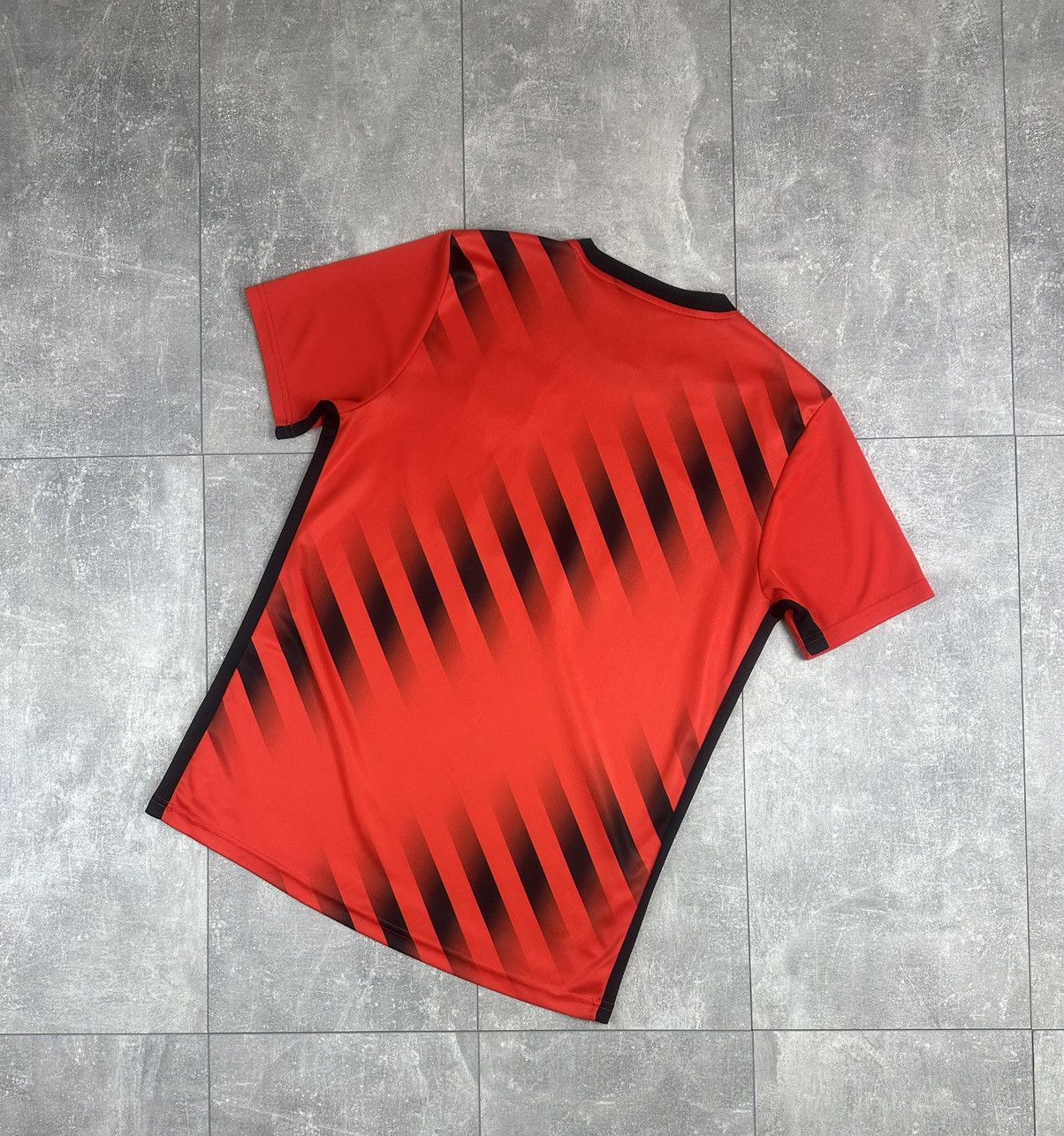 Nike Nike Atletico Madrid Pre Match 2019/20 Soccer Jersey Size US L / EU 52-54 / 3 - 13 Thumbnail